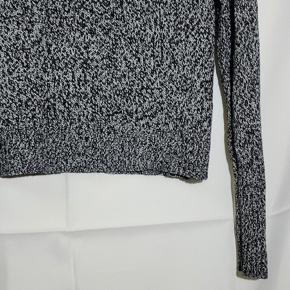 Divided by H&M Black and White Acrylic Knit Long Sleeve "Cropped" Sweater -Small - Picture 11 of 14